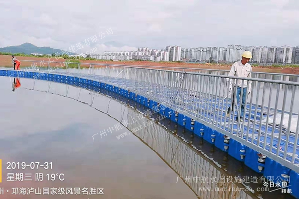 水上浮橋 邛海浮橋 浮筒橋 廣州中航水上設(shè)施建造有限公司 水上浮橋 邛海浮橋 浮筒橋 廣州中航水上設(shè)施建造有限公司