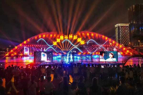 光影秀 水上浮筒 水上燈光節(jié) 水上活動 光影秀 水上浮筒 水上燈光節(jié) 水上活動